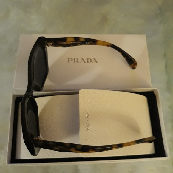 PRADA 8PR 16R